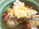ซุปใสลูกชิ้นอกไก่กับเส้นสด อาหารสุขภาพครบ5หมู่