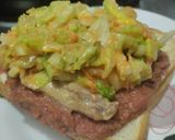 Foto del paso 5 de la receta: Sándwich🍗de pollo🥓y ensalada fresca🥯🧅🥑