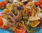 Foto del paso 2 de la receta: Ensalada de lacitos con pulpitos