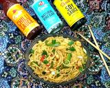 A picture of step 4 of Chicken chow mein.
