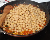 Foto del paso 6 de la receta: Garbanzos con tomate y verduras. Receta saludable