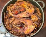 A picture of step 9 of Braised White Carp with Black Olive Plum.