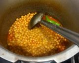 A picture of step 3 of White chickpeas gravy, 🍲🥘.