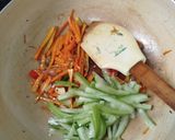 Foto langkah ke 2 dari resep Tumis Timun Wortel.