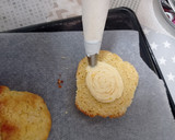 Foto del paso 3 de la receta: Reyes Magos con masa de roscón y rellenos de crema pastelera 👑