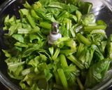 Hình bước làm 1 của món Cơm chiên ngọc bích