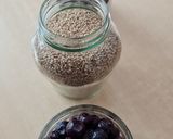 Foto del paso 1 de la receta: Licuado 🩷 de arándanos y banana 🫐🍌 con almendras y semillas de sésamo 🩷 Bebida rosa plant based 🌿