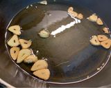 Foto del paso 4 de la receta Trampantojo de galletas Oreo - galletitas de tinta de calamar con brandada