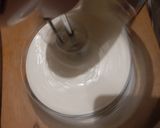 Foto del paso 8 de la receta: Mousse de piloncillo rellena de jelly de tejocote y guayaba