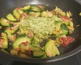 Foto del paso 2 de la receta Burritos de calabacín y jamón ibérico al pesto