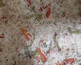 A picture of step 2 of Vegetable fried rice with chicken jalfrezi.