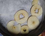 Foto del paso 1 de la receta: Torta invertida de manzana