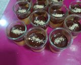 Foto del paso 5 de la receta: Vaso de Postre de Natillas con Galletas y Chocolate