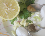Foto del paso 3 de la receta: Tacos picantes de varitas de pescado