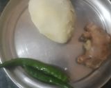 A picture of step 2 of Dry fruit ravioli samosa.