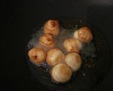 Foto langkah ke 3 dari resep Chapssal Doughnuts / Donat Korea (topping Cinamon sugar).