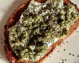 Hình bước làm 4 của món Bánh Mì Lát Nướng Topping Rong Nho Mayonaise