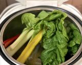 Hình bước làm 3 của món Bibimbap Cá Hồi