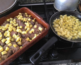 Foto del paso 4 de la receta: Manitas de cerdo gratinadas