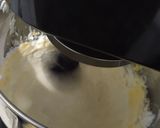 Foto langkah ke 6 dari resep Italian Meringue Buttercream (Tanpa Termometer).
