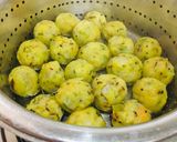 A picture of step 3 of Steamed Veg Lolipops.