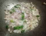 A picture of step 2 of Matar fry.