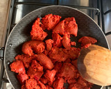 Foto del paso 2 de la receta: Tinga de res con un toque especial