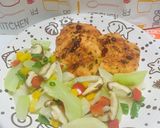 Foto del paso 4 de la receta: Hamburguesas de salmón con Ensalada Caigua Chilena y mix de pimientos Hongos!!