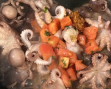 Foto del paso 9 de la receta: Pulpitos salteados con puré de ajos y concasé de tomate