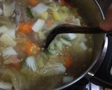 Foto langkah ke 6 dari resep Sop ceker kentang.