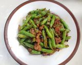 รูปขั้นตอนการทำที่ 2 ของ ถั่วแขก หมูสับ ใส่น้ำมันพริกจีน
