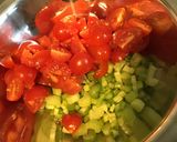 Une image de l'étape 6 de Salade « soleil » au céleri branche,tomates cerises,câpres italiennes et basilic.