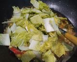 Foto langkah ke 4 dari resep Oseng Sawi Putih Jagung Manis.