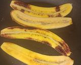 Foto langkah ke 1 dari resep Pisang bakar teflon.