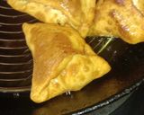 A picture of step 4 of Aloo Samosa.