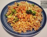 Foto langkah ke 6 dari resep Nasi Goreng Ayam Brokoli.