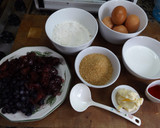 Foto del paso 1 de la receta: Pastel súper fácil de ciruelas rojas y arándanos
