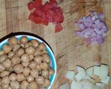 A picture of step 1 of Tarka Aloo Chaana Chaat 😋.