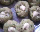A picture of step 4 of Chicken garlic balls.