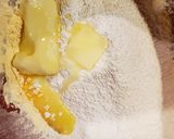 A picture of step 2 of Mango custard cookies.