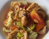 Foto langkah ke 4 dari resep Tongseng Ayam Jamur Tahu.