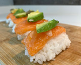 Foto del paso 4 de la receta: Sushi casero- Nigiri de salmón 🍣