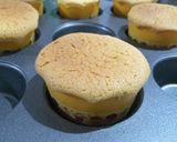 Foto langkah ke 7 dari resep Soft cheese cupcake.
