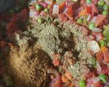 मुंबईचा फेमस चटपटीत तवा पुलाव (tawa pulav recipe in marathi) रेसिपी स्टेप 3 फोटो 
