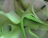 Foto del paso 2 de la receta: Fetuccini de calabacín y salteado de verduras con Agua de Mar