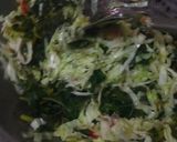 Foto langkah ke 5 dari resep Tumis Kol Daun Pepaya.