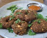 A picture of step 4 of Leftover moong dal and chana dal vada.