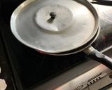 Foto del paso 4 de la receta: Pan con huevo y queso