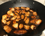 Foto del paso 3 de la receta: Pollo con fideos en salsa teriyaki, con miel y salsa de soja. Facilísimo!