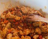 Csirkés kolbászos rigatoni recept fázis 2 fotója